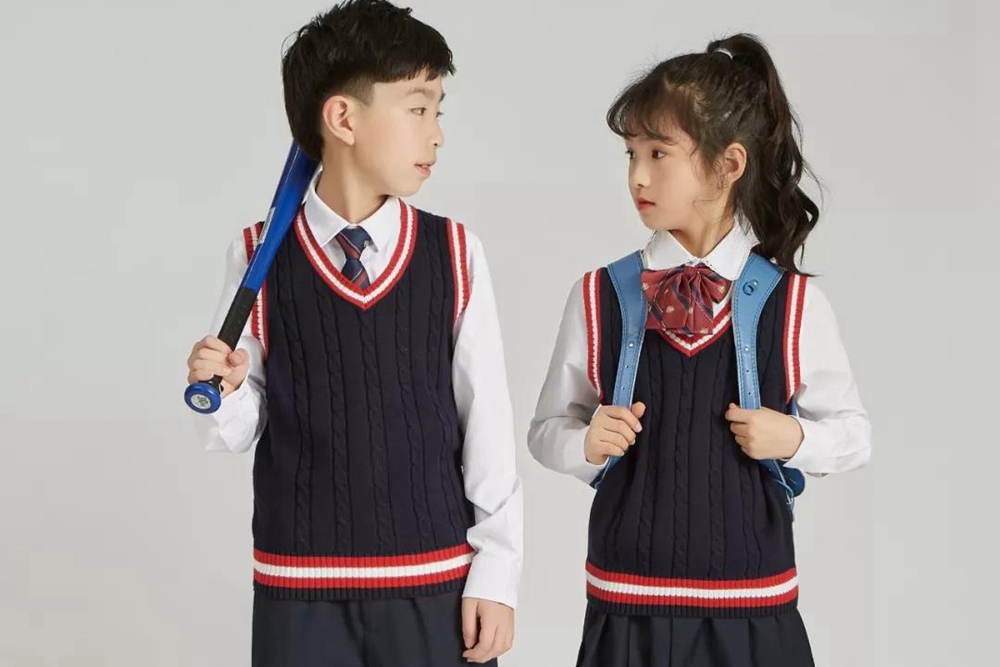 學(xué)生校服該怎么洗干凈呢？