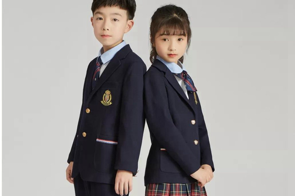 為什么公立學(xué)校的校服是褲子，而私立學(xué)校卻是裙子呢